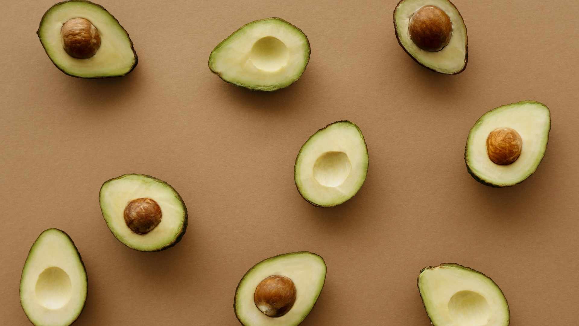 aguacates a la mitad